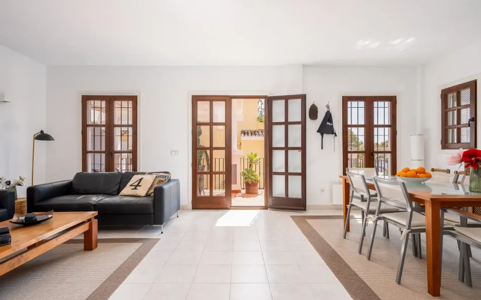 Luminous Three-Bedroom Townhouse with sea views